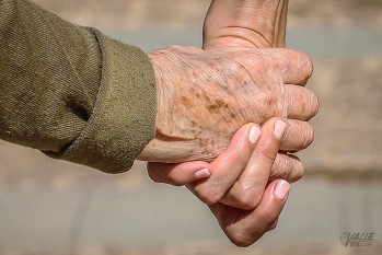 La lista de espera en las ayudas a la dependencia se reduce en Elda hasta las 100 personas