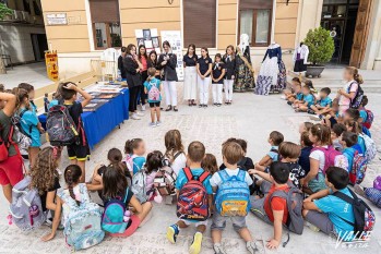 Los m&aacute;s peque&ntilde;os aprenden sobre las Fallas de Elda