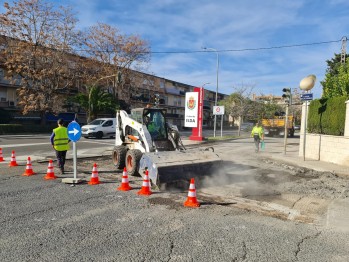 Elda mejora la accesibilidad y el asfalto de la avenida de los Eucaliptus