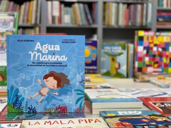 "Agua marina" de J&uacute;lia S&aacute;nchez