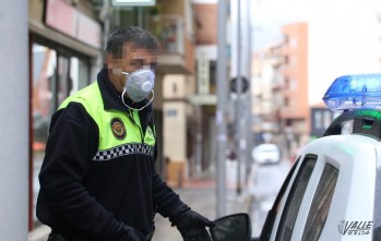 Multan a cinco personas en Elda por no quedarse en casa