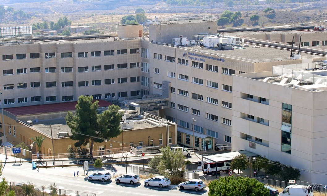 Brote de coronavirus en Oncología y un centenar de sanitarios contagiados en el Hospital de Elda Brote de coronavirus en Oncología y un centenar de sanitarios contagiados en el Hospital de Elda