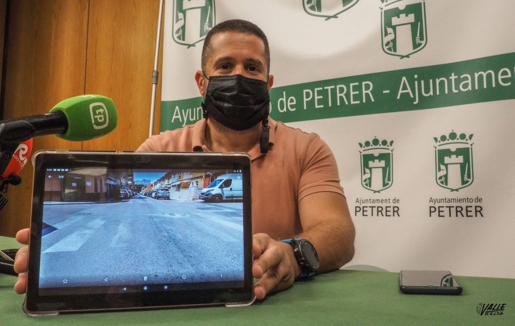 Ciudadanos pide un reductor de velocidad para la calle Constitución de Petrer Ciudadanos pide un reductor de velocidad para la calle Constitución de Petrer