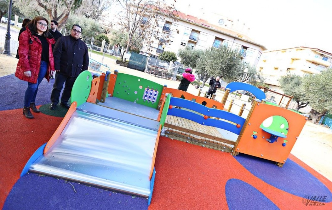 Presentan los nuevos juegos adaptados para niños con discapacidad en el parque 9 de Octubre Presentan los nuevos juegos adaptados para niños con discapacidad en el parque 9 de Octubre