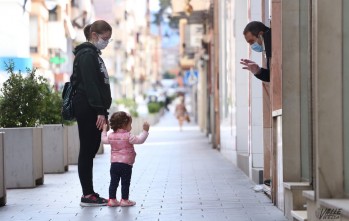 Los ni&ntilde;os vuelven a las calles y parques