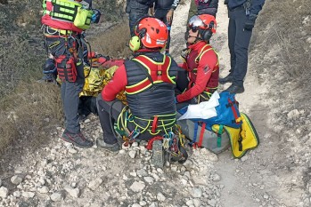 Rescatan a un ciclista de 64 a&ntilde;os tras caerse y fracturarse la tibia y el peron&eacute;