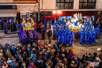 Sobrecogedor encuentro entre la Ver&oacute;nica y el Nazareno