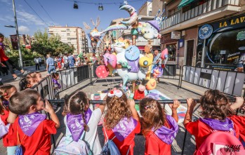 Los escolares visitan las Fallas
