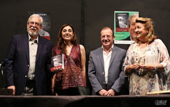 Exitosa presentaci&oacute;n de "Con sabor eldense", el nuevo libro de Miguel Barcala