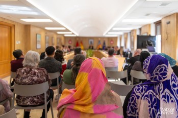 Elda celebra un pleno bronco con acusaciones de islamofobia y machismo