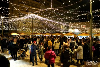 La magia ilumina el Mercado Navide&ntilde;o de Elda