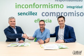 Caja Rural Central firma un convenio con Junta Central para apoyar las fiestas de Moros y Cristianos