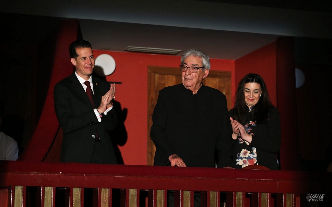 Elda rinde un emotivo homenaje al Maestro Gerardo Pérez Busquier Elda rinde un emotivo homenaje al Maestro Gerardo Pérez Busquier