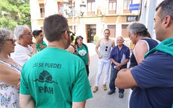 La PAH lucha por frenar el desahucio de una familia con dos hijos menores en Elda