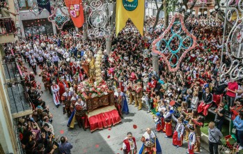 Las fiestas de Moros y Cristianos de Petrer se podr&aacute;n realizar a pesar de las obras en la Pla&ccedil;a de Baix