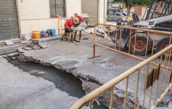 El Ayuntamiento repara las filtraciones de las calles Francisco Laliga y La Parroquia