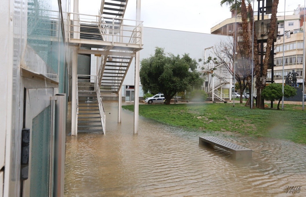 El temporal provoca numerosos incidentes en Elda y Petrer El temporal provoca numerosos incidentes en Elda y Petrer