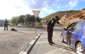M&aacute;s de 40 multas por saltarse las restricciones en Elda y Petrer durante el fin de semana
