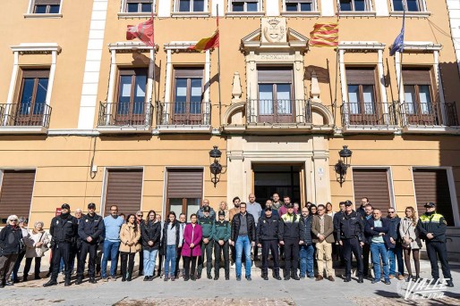 Minuto de silencio en Elda por la muerte de los dos guardias civiles en Barbate