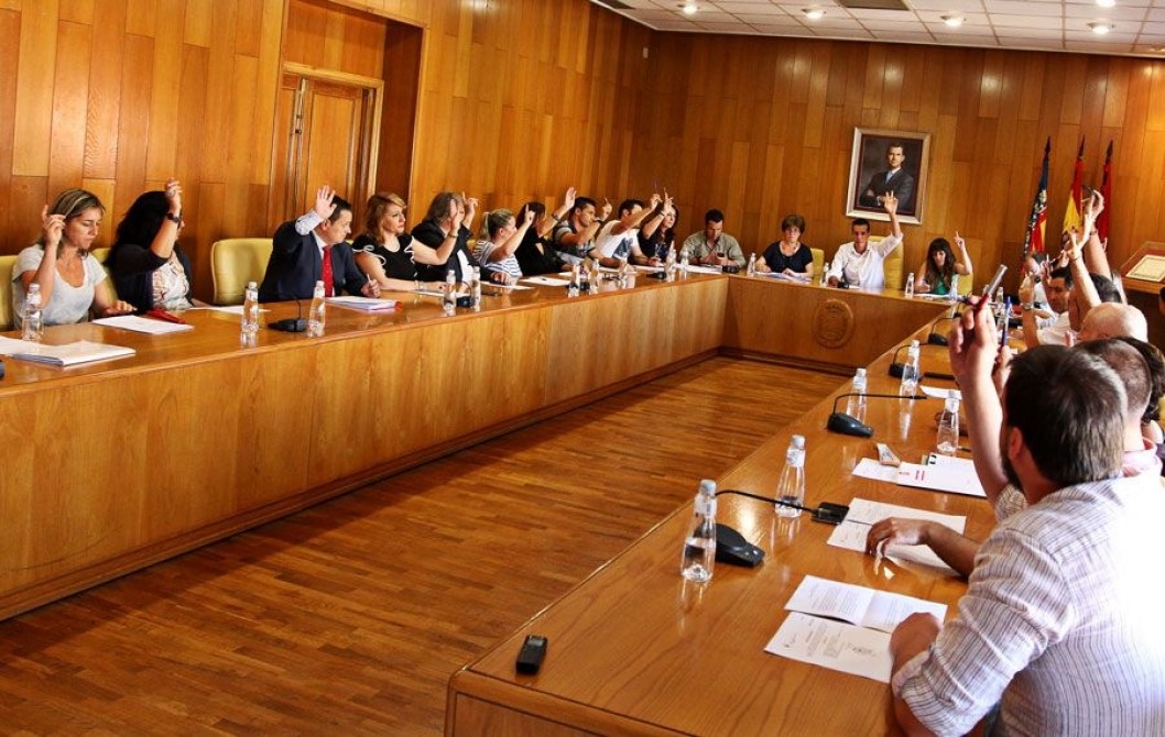 El nuevo equipo de gobierno realiza su primera modificación de crédito inyectando 36.000 euros en Fiestas El nuevo equipo de gobierno realiza su primera modificación de crédito inyectando 36.000 euros en Fiestas