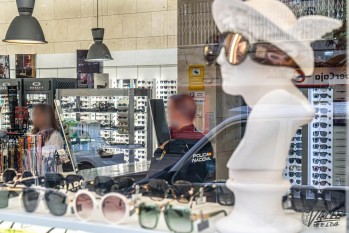 Roban gafas por valor de 3.000 euros en una &oacute;ptica del centro de Elda