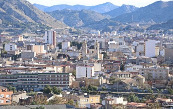165 familias necesitaron ayuda para pagar el alquiler o la hipoteca en 2017 en Elda