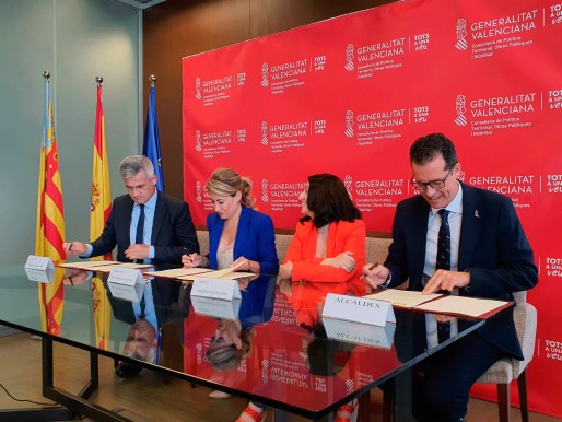 Rub&eacute;n Alfaro y la ministra Raquel S&aacute;nchez firman el protocolo para el desarrollo de la Agenda Urbana en Elda