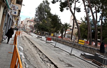 El PSOE denuncia que "la eliminaci&oacute;n de aparcamientos da&ntilde;a al comercio" de Elda