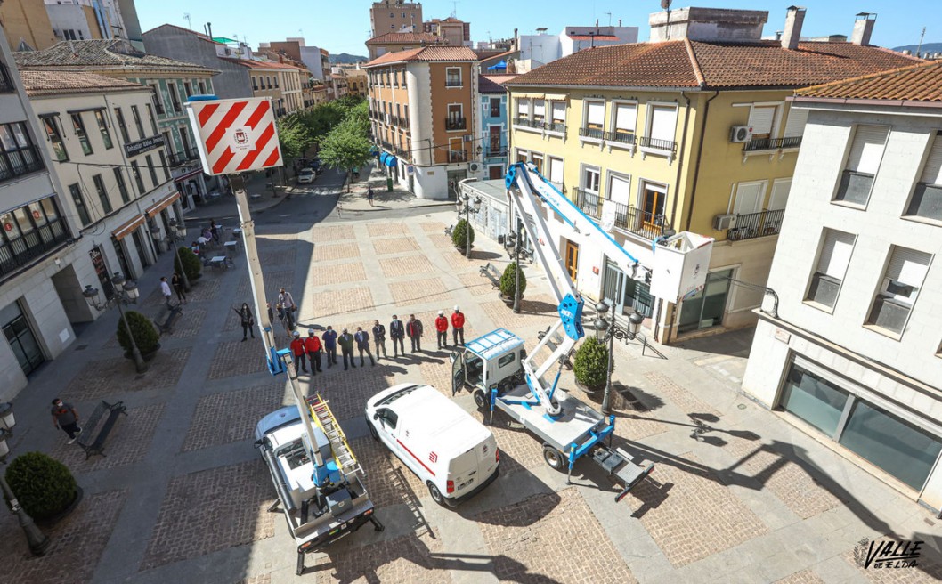 Elda tiene una nueva contrata para el mantenimiento del alumbrado público Elda tiene una nueva contrata para el mantenimiento del alumbrado público