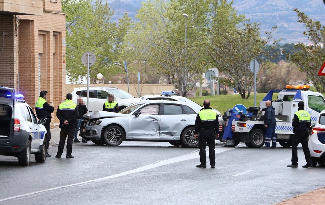 Accidente con dos vehículos implicados en Elda Accidente con dos vehículos implicados en Elda