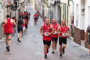 Elda y Petrer se unen por una carrera solidaria nocturna a beneficio de Sense Barreres y Funredis