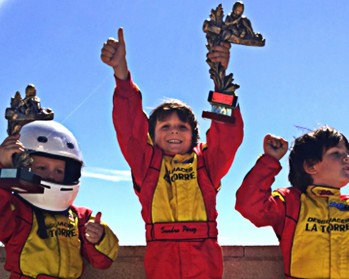 El peque&ntilde;o corredor eldense Sandro P&eacute;rez consigue su primer t&iacute;tulo en Karting