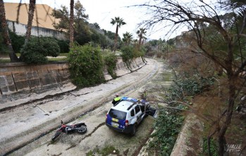 Lanzan una moto al cauce del r&iacute;o Vinalop&oacute;